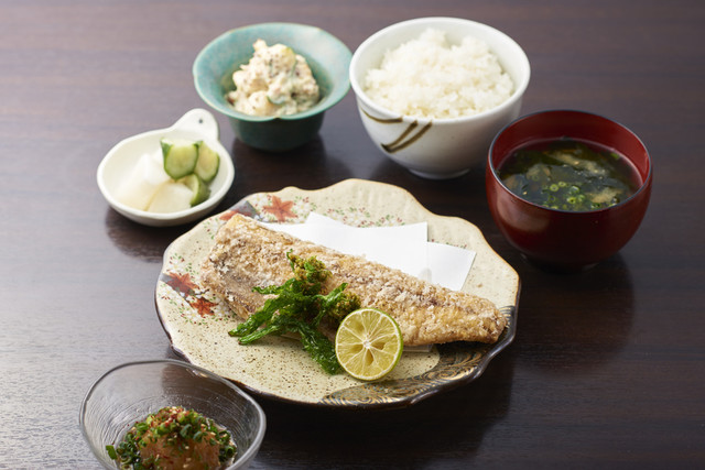 サバの唐揚げ定食